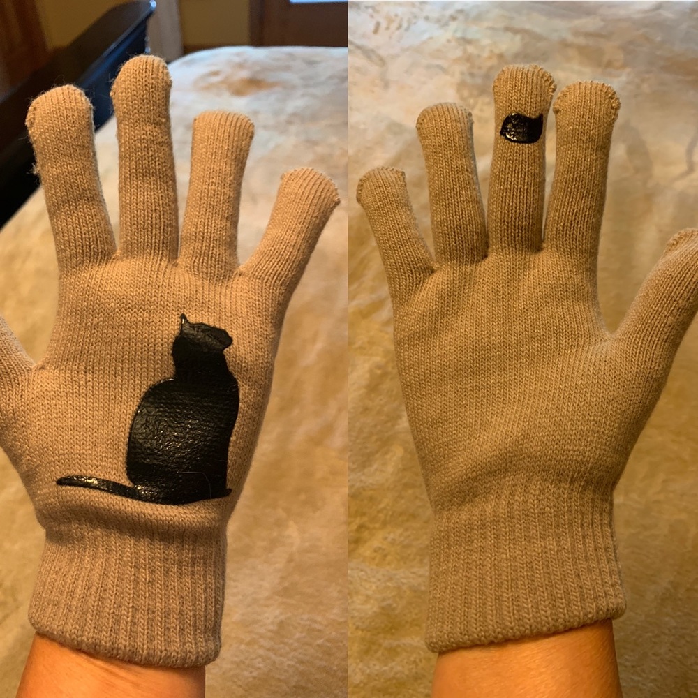 Cute pair of knit gloves cat/bird design - Picture 6 of 8